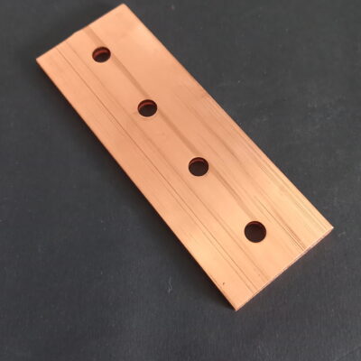 Barre cuivre perforée avec 4 trous pour visserie M8