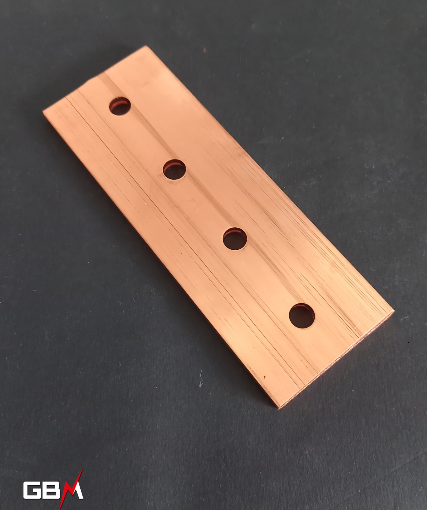 Barre cuivre perforée avec 4 trous pour visserie M8