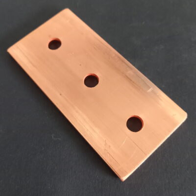 Barre cuivre perforée avec 3 trous pour visserie M8