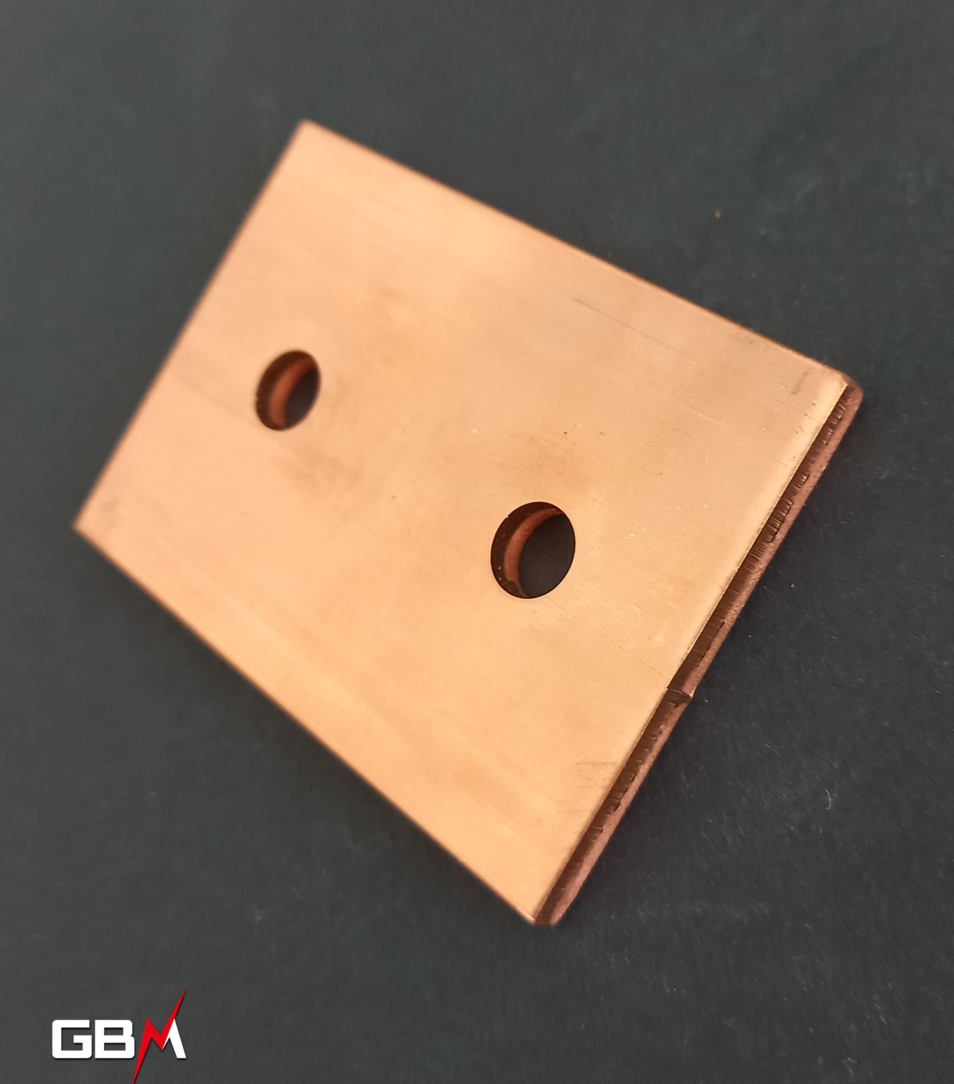 Barre cuivre perforée avec 2 trous pour visserie M8